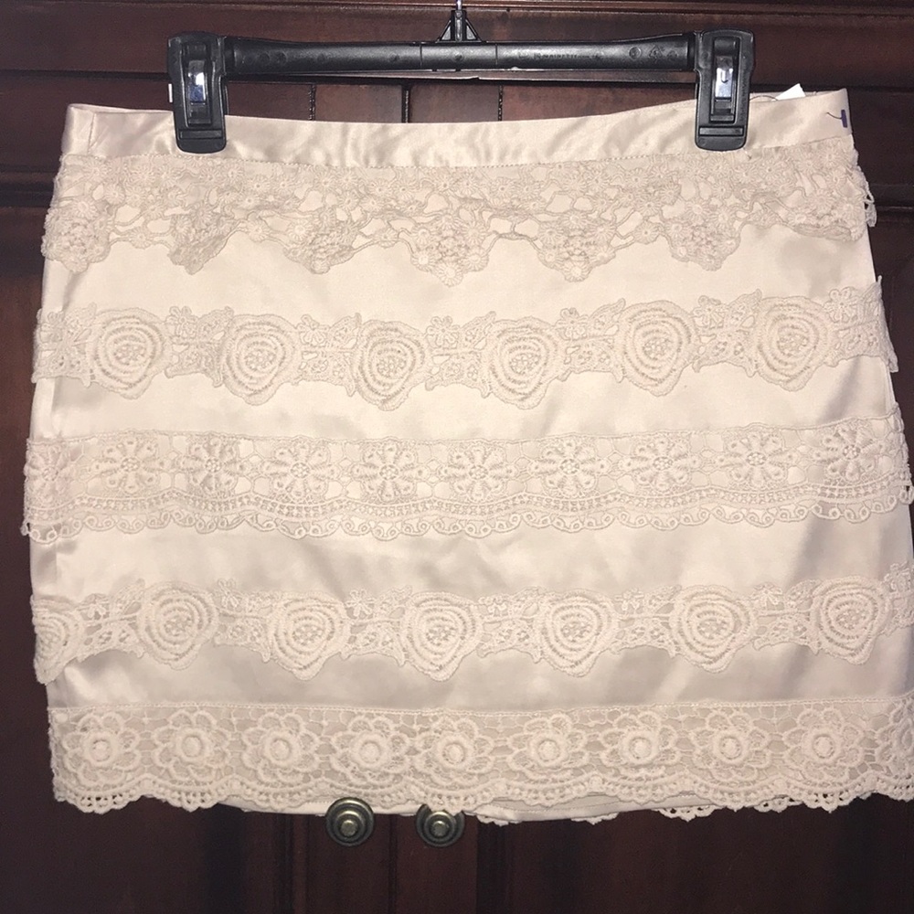 Forever 21 nude L crochet shirt skirt NWT